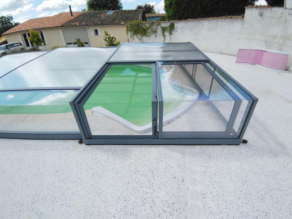Pool cover near Mont-de-Marsan